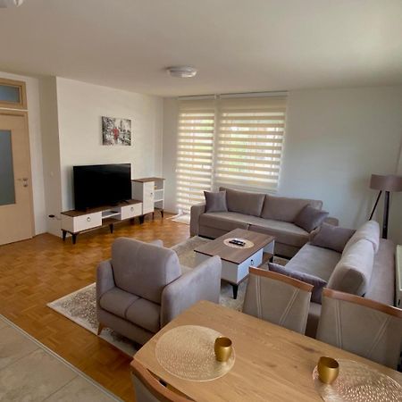 Gray Apartment 1 Пристина Екстериор снимка