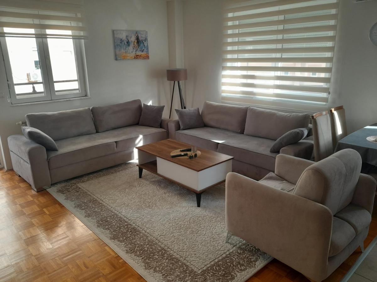 Gray Apartment 1 Пристина Екстериор снимка