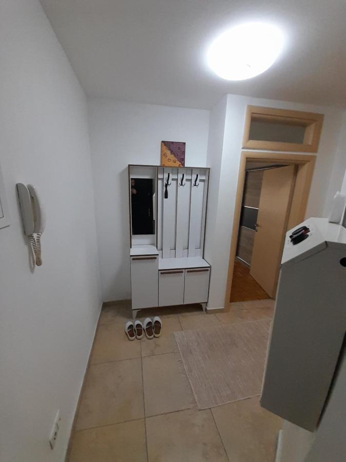Gray Apartment 1 Пристина Екстериор снимка