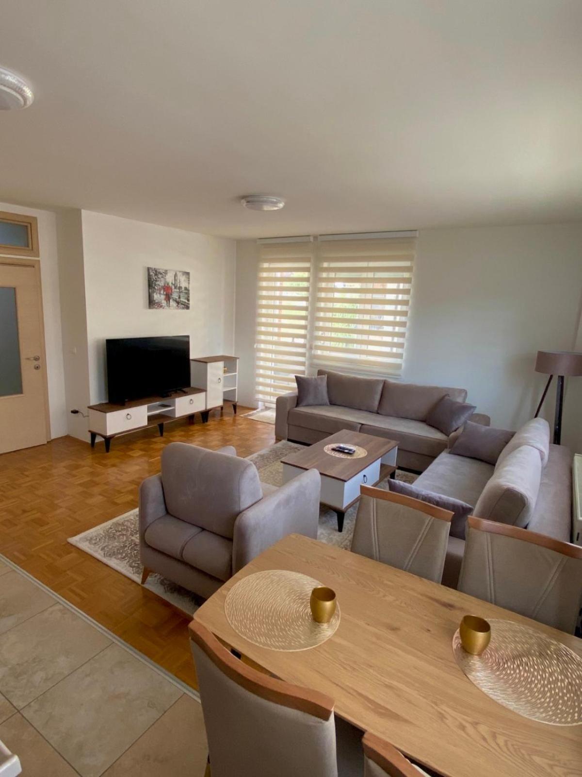 Gray Apartment 1 Пристина Екстериор снимка