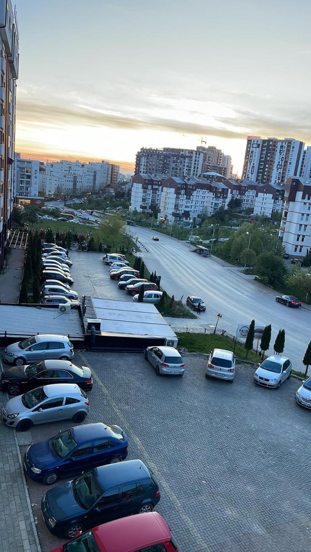 Gray Apartment 1 Пристина Екстериор снимка